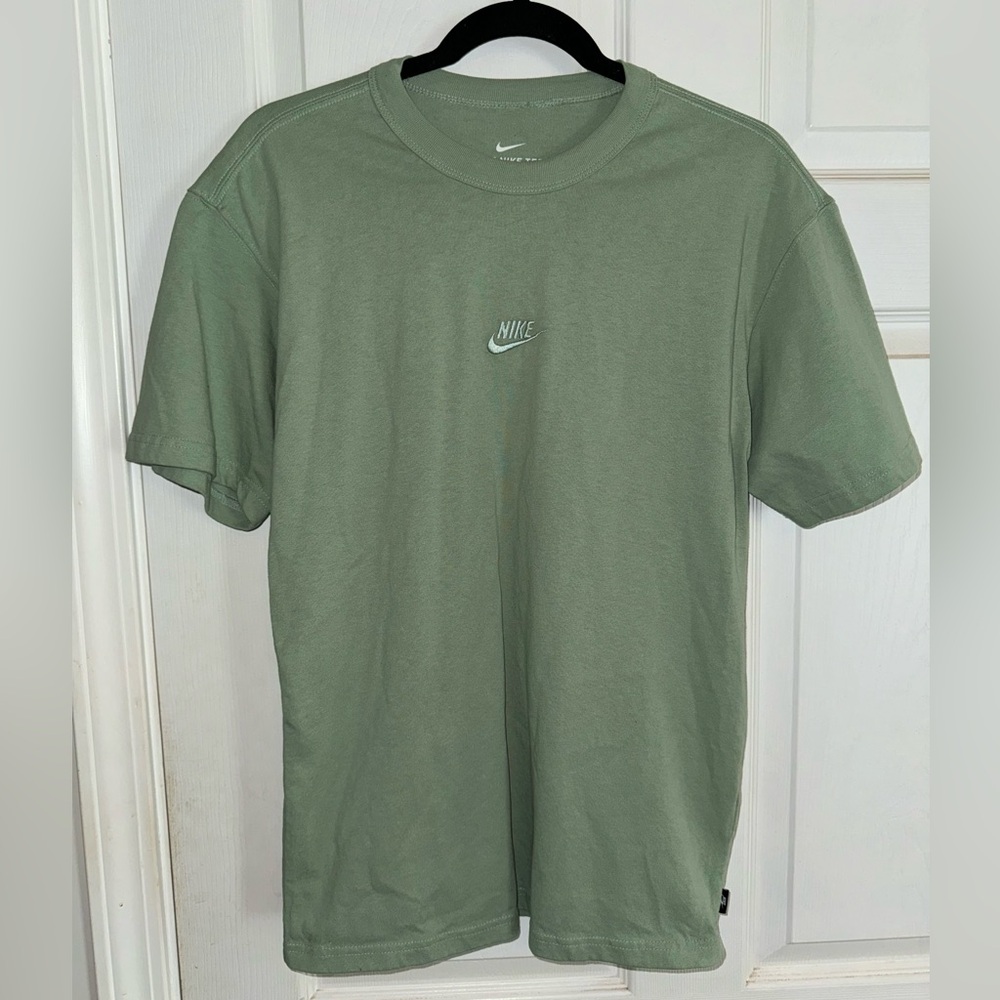 Nike Short Sleeve Shirt